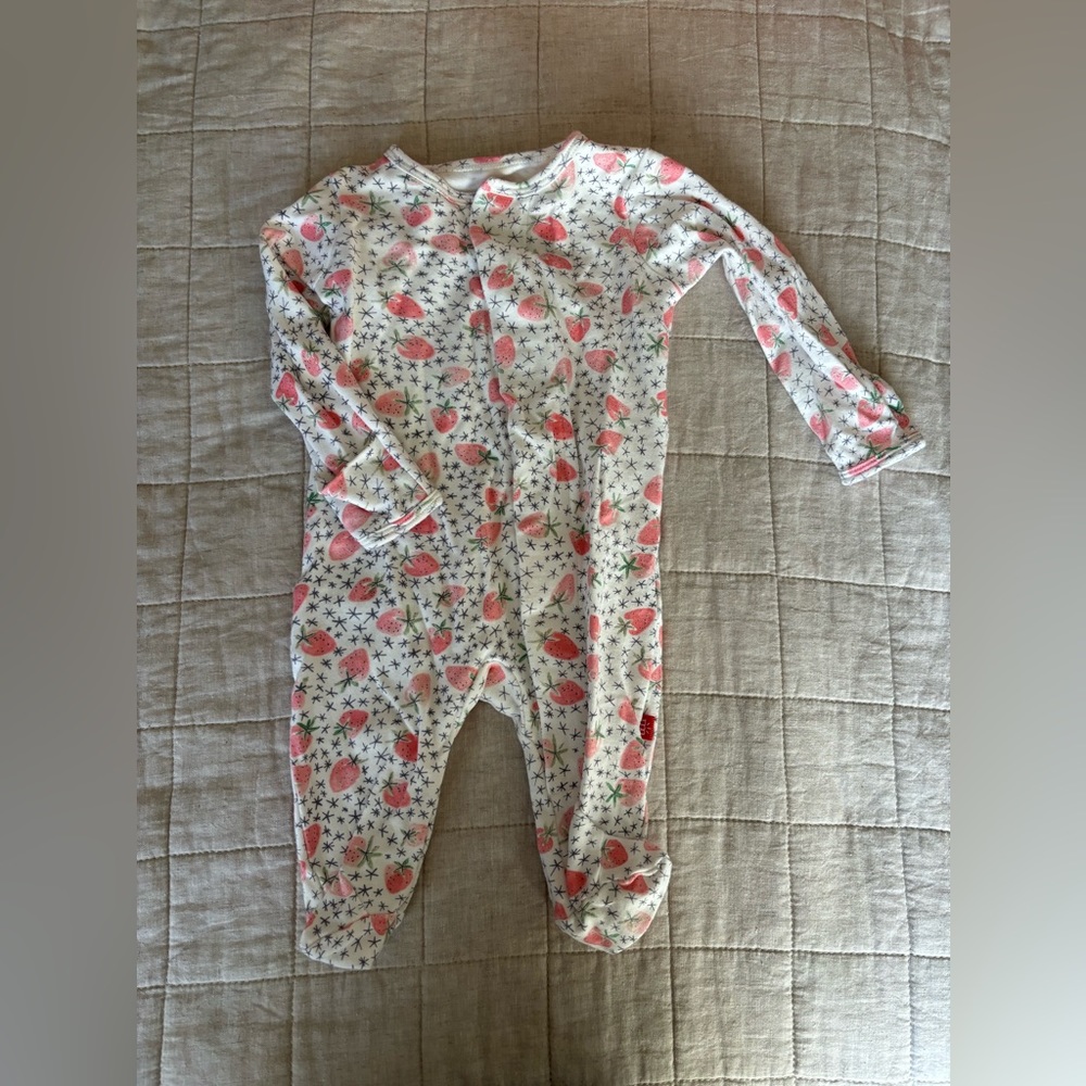 Magnetic Me strawberry footie